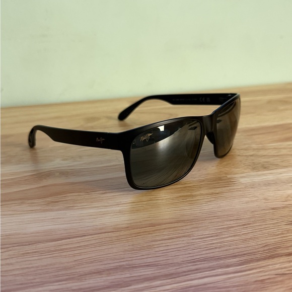 Maui Jim Red Sands Polarized Black Sunglasses - Picture 3 of 15